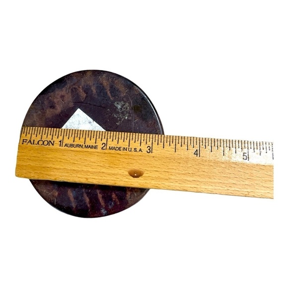 Parents and Child Kisii Soapstone Sculpture
Brown finish made in Kenya - Picture 10 of 12